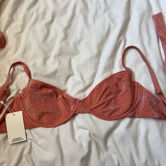 Monday Swimwear Other - Monday Swimwear Maui bikini Top - Sun Kissed Shimmer size XL